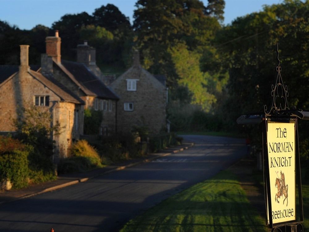 The Norman Knight Whichford Hotel Long Compton Buitenkant foto
