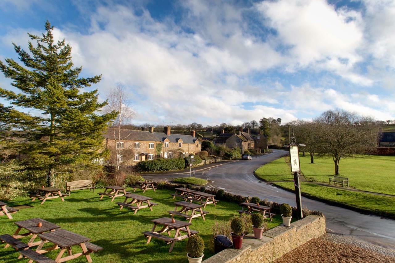 The Norman Knight Whichford Hotel Long Compton Buitenkant foto