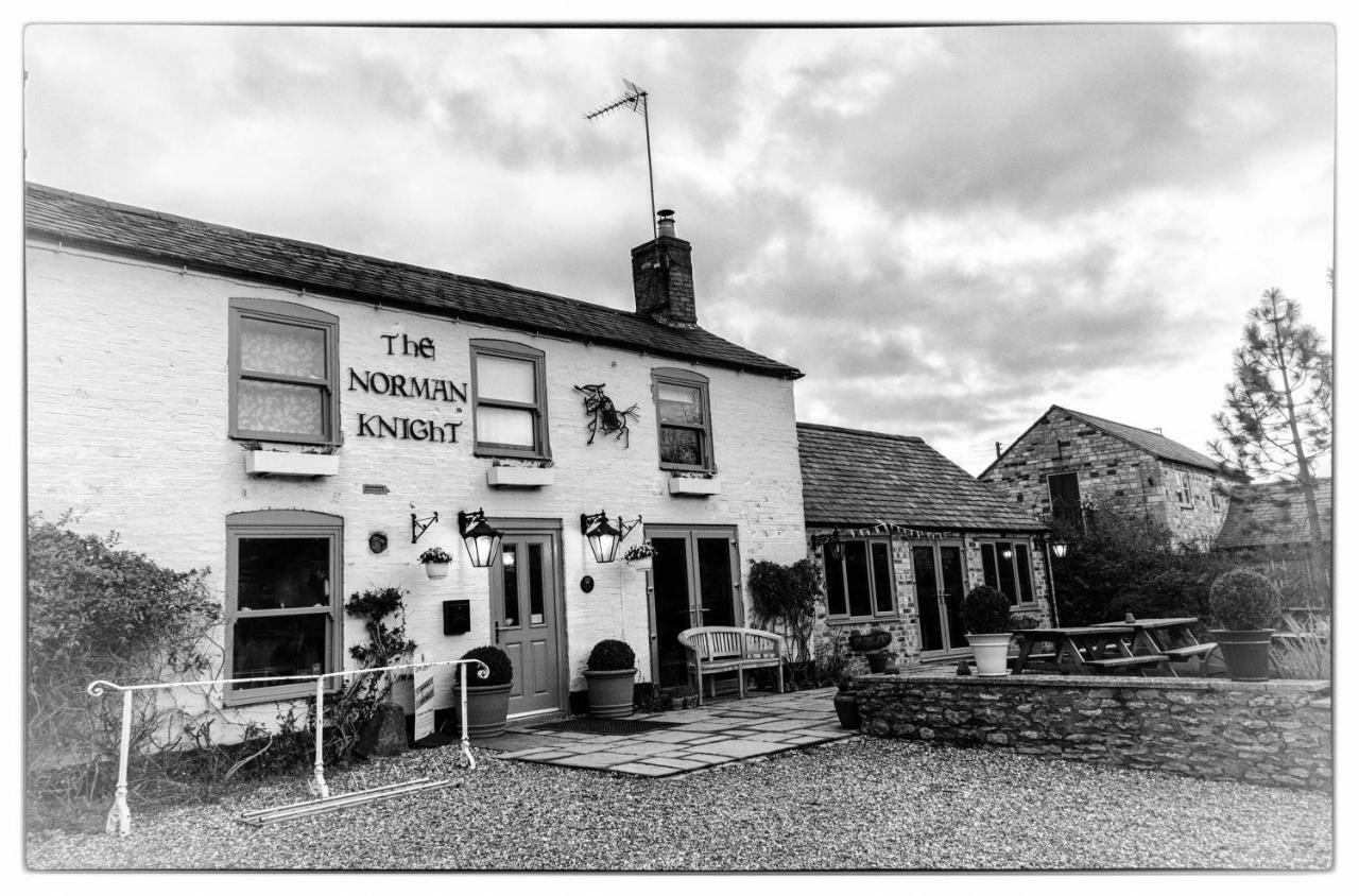 The Norman Knight Whichford Hotel Long Compton Buitenkant foto