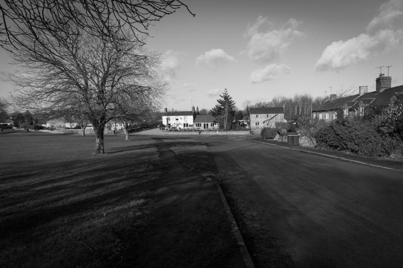 The Norman Knight Whichford Hotel Long Compton Buitenkant foto