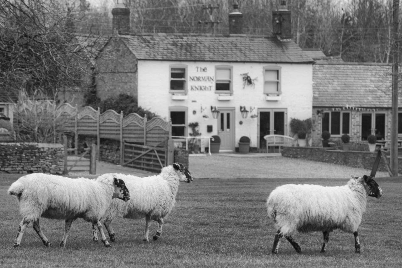The Norman Knight Whichford Hotel Long Compton Buitenkant foto