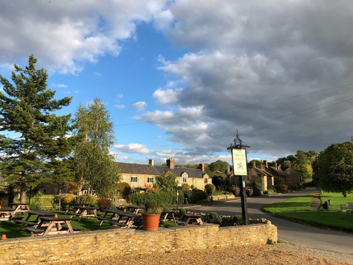 The Norman Knight Whichford Hotel Long Compton Buitenkant foto